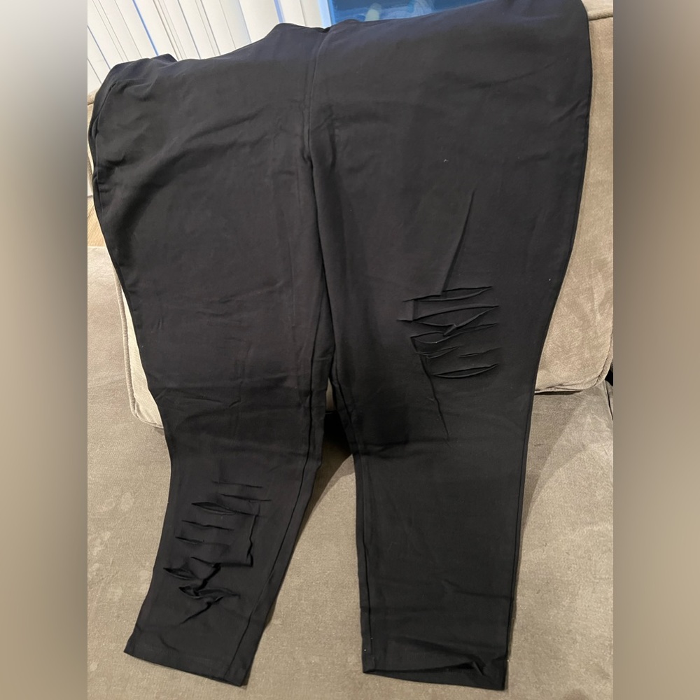 NWT Torrid Leggings with slits